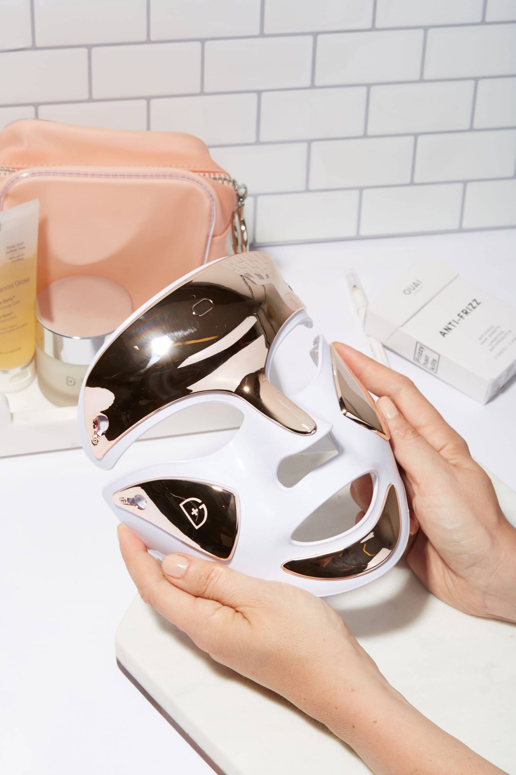 Bilde av en dr dennis gross led maske